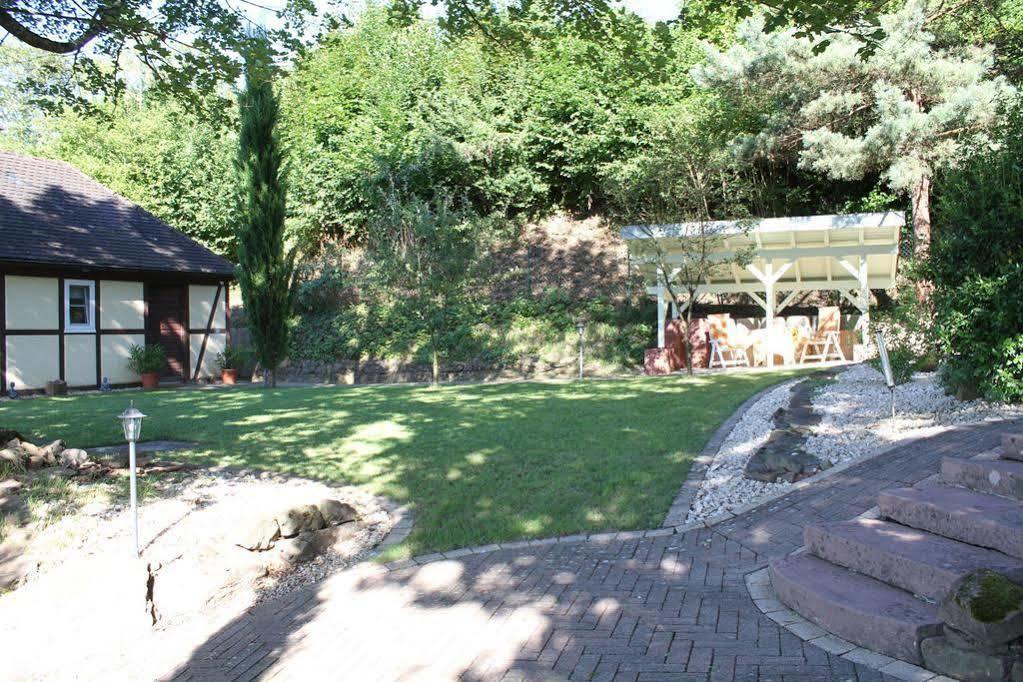 Gesindehaus Charis Villa คิพเพนไฮม์ ภายนอก รูปภาพ