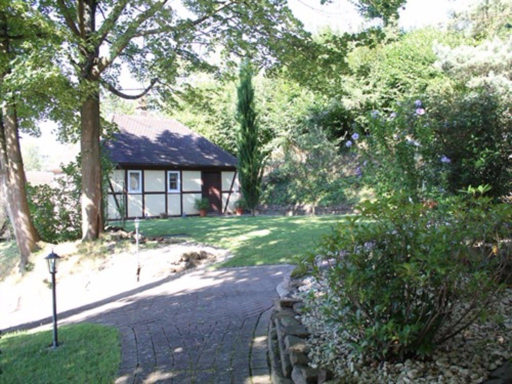 Gesindehaus Charis Villa คิพเพนไฮม์ ภายนอก รูปภาพ